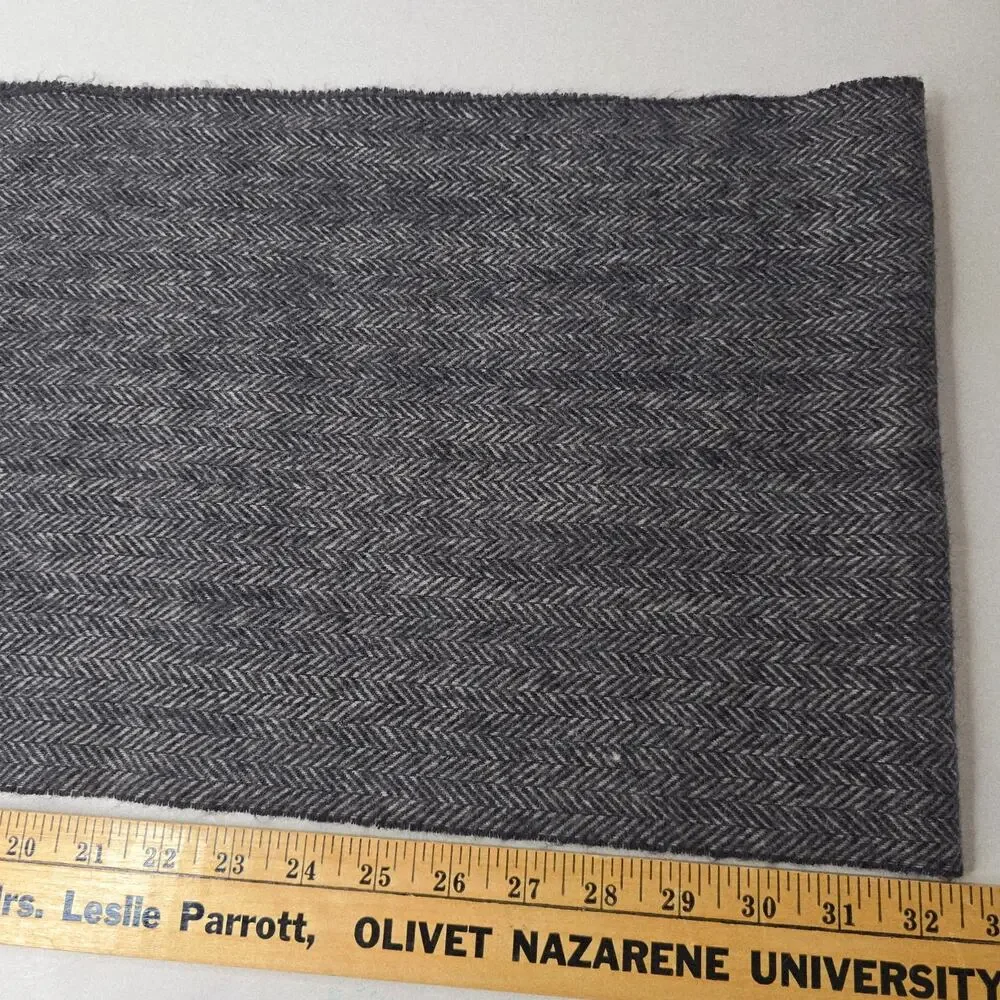 Amicale Unisex Super Soft Lightweight Dark Grey 100% Lambs Wool Scarf Fringe